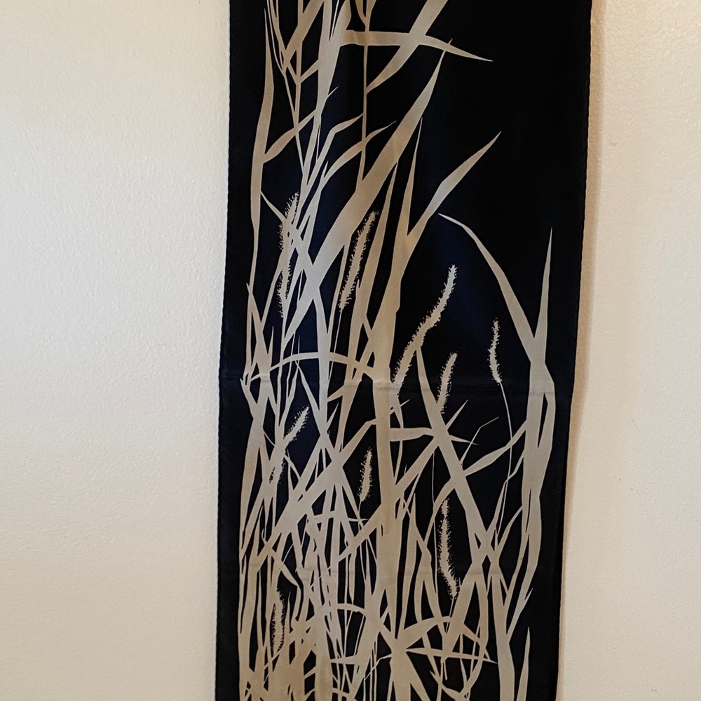 1970’s Minimalist Scarf by Vana